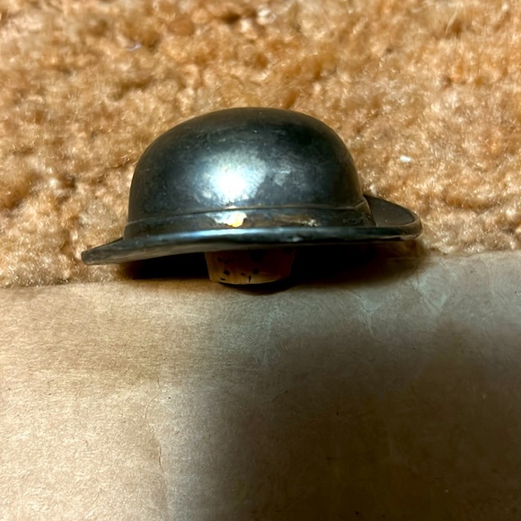 Vintage wine corks / savers & one wine pourer - Picture 5 of 6